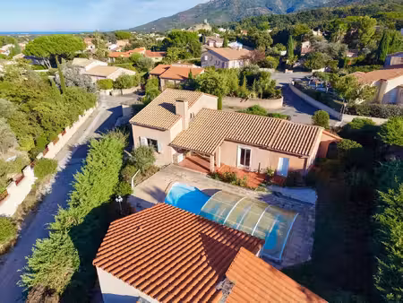 laroque-des-albères - belle villa rénovée dans un quartier calme avec piscine  belle vues.
