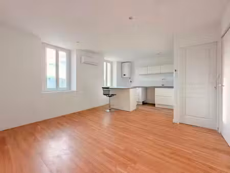 pierrefeu-du-var - appartement t2 renove avec vue degagee