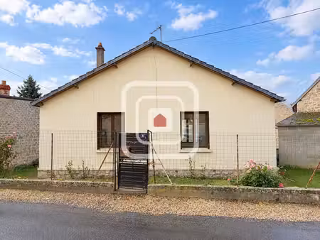 maison ancienne de plain-pied avec jardin et petite dépendance