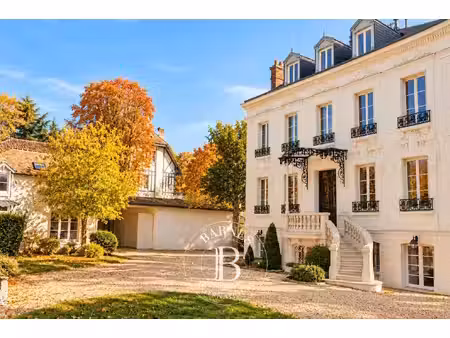 à vendre  maison vaux-le-pénil 7 chambres - 360 m² - 930 000 €