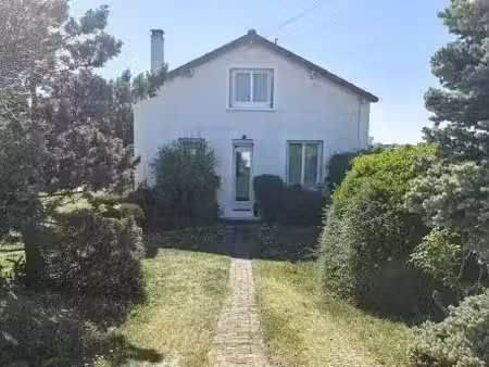 location meublée maison 5 pièces 82 m² à carrieres-sur-seine (78420)  2 100 €