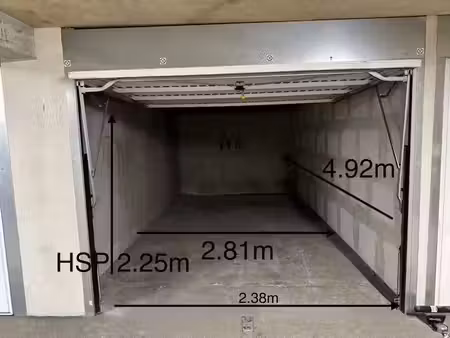 location parking à montreuil (93100)  135 €