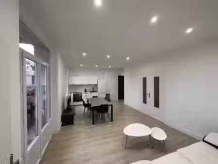 location meublée locaux professionnels 5 pièces 85 m² à villeurbanne (69100)  600 €