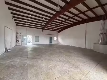 location locaux professionnels 107 m² à baie mahault (97122)  1 804 €