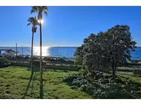 cannes 2p  41 m2  face mer  vue mer avec parking et cave