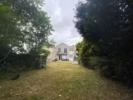 investissement à arnouville (95) - rue de la gironde - maison de 8 pièces de 190 m² sur pa