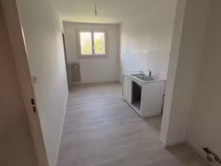 à louer - appartement t3 à fontaine française