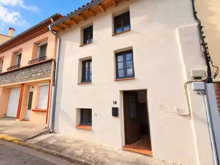 maison du xviie siècle  entièrement rénovée  terrasse et grand jardin