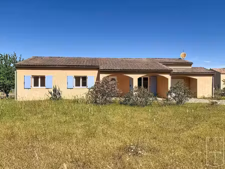 proche centre ruoms - villa 3 chambres - 2 terrasses