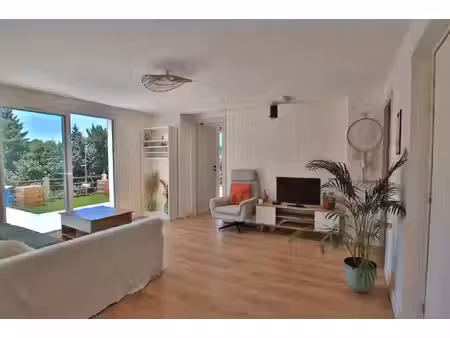 appartement chaleureux et soigné - 200m2 d'extérieur avec terrasse