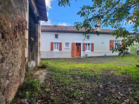 chirac - maison avec grange  terrain et source d'eau - petite exploitation