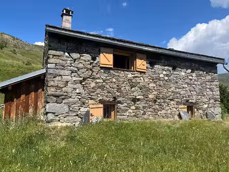 chalet d'alpage sur les pistes de ski