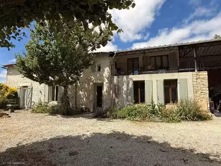 maison de caractère avec 5 chambres avec terrain  6 minutes