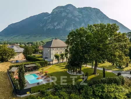 maison de maître en pierre de 600 m² | parc arboré plat de 4 800