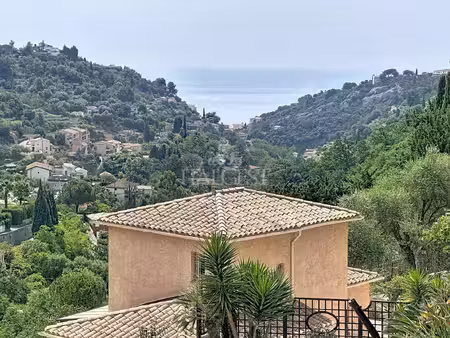 menton – villa lumineuse avec aperçu mer au sein d'une petite résidence