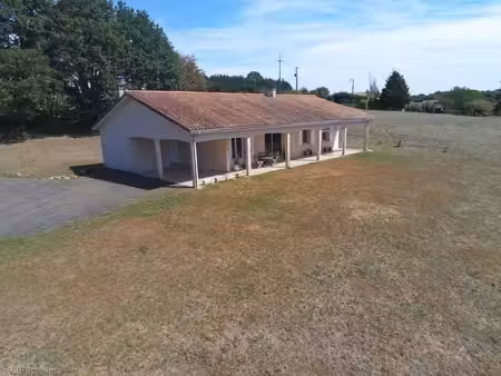 maison exceptionnelle avec petite equestre  prairie clôturée 