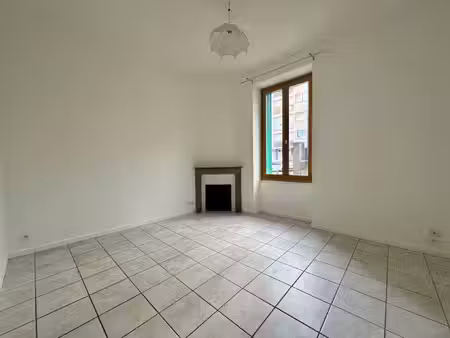 t1 56m2 / avenue joseph claussat