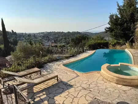 villa provençale avec piscine et vue — vence st donat