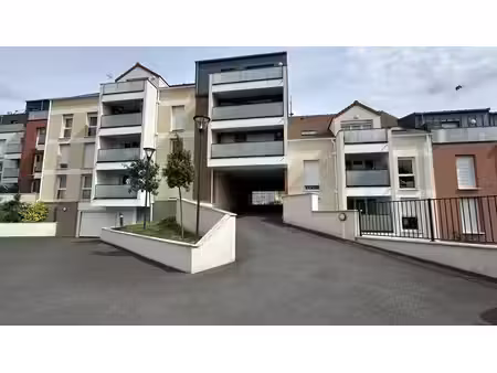 appartement 4 pièces de 83m² avec balcon et 2 places de parking !