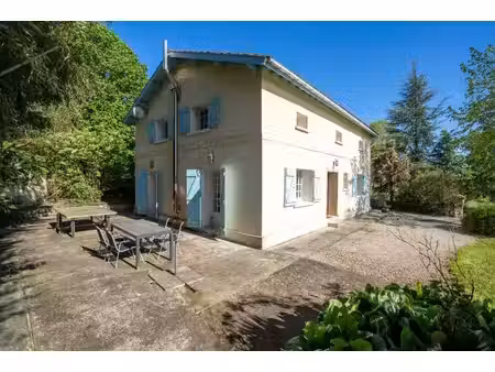 belle maison de campagne avec piscine