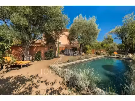 bastide intemporelle du xviiie siècle avec jardin méditerranéen – grasse  saint-jean