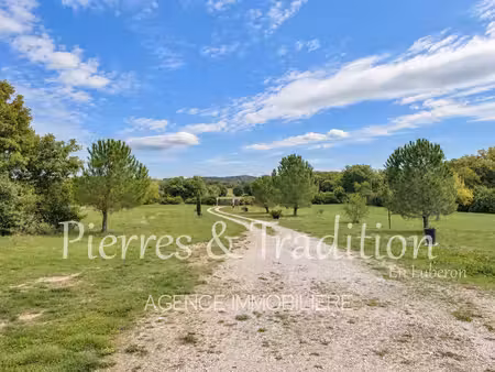 provence  reillanne  belle maison de 219 m² avec piscine et grand terrain