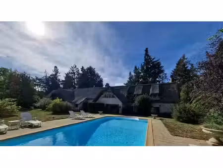 proche rambouillet  charmante chaumière de 350m2 habitables sur 4300m2 de terrain avec...