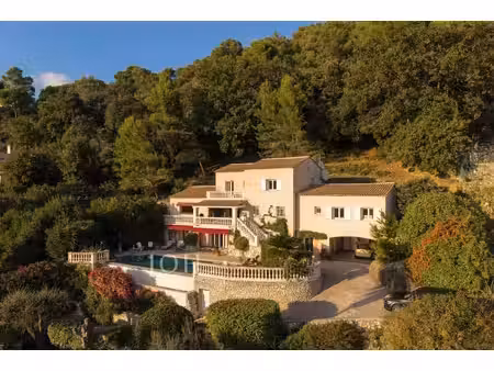 grande maison familiale sur les hauteurs de saint-paul de vence
