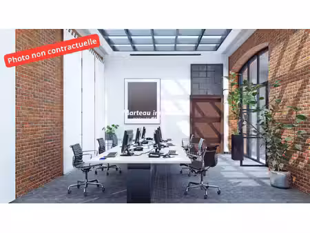 location local professionnel 895m²
