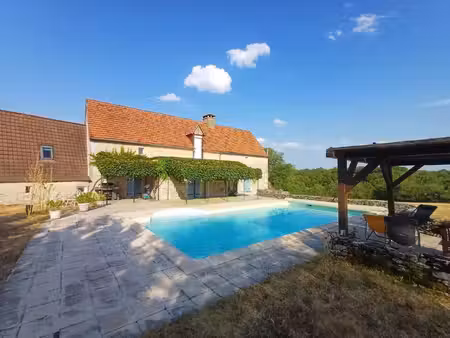 secteur gramat  maison de caractère du xixe siècle avec piscine  dépendances et grange...