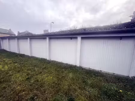 a vendre ensemble de parking / box à dinan