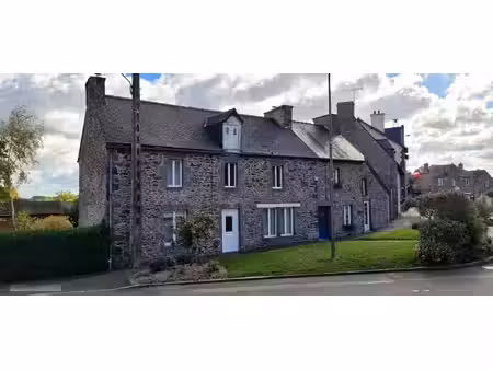 langourla - jolie maison de village avec superbe jardin paysagé et vue sur lac