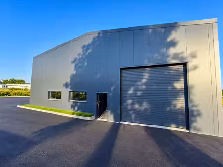 local d'activité neuf broons 392.20m2