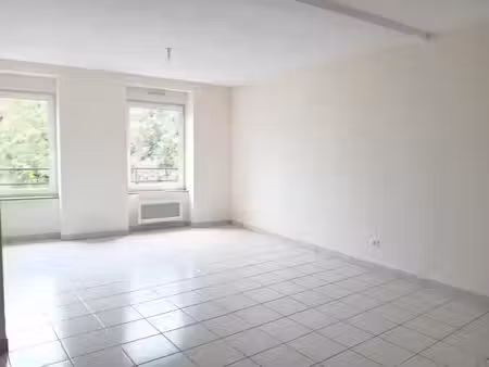 martres de veyre 74m² f3 bis