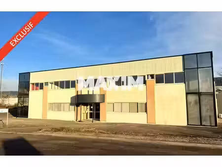 location entrepôt 51m² à 72m²
