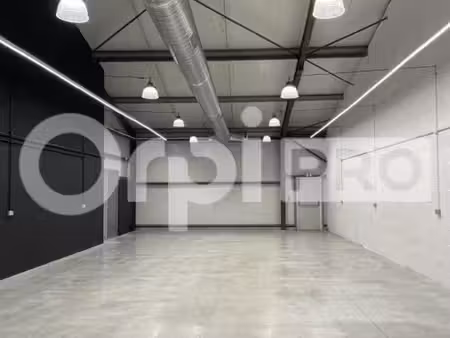 vente entrepôt la rochelle 17000 208m²