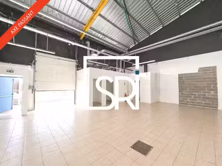 location commerce clermont ferrand 63100 954m²