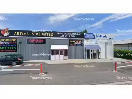 location commerce 226m²