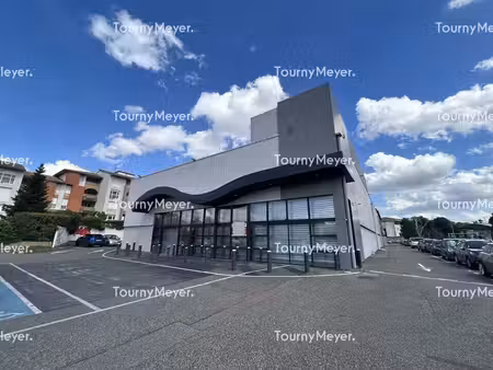 location commerce 450m²