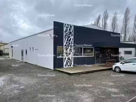 location local d’activités 423m²
