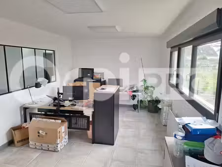 location local d’activités estrees saint denis 60190 267m²