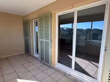 lorgues  à vendre  appartement 2 pièces  dans résidence