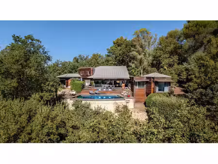 villa d'architecte dans un environnement paisible - plascassier  grasse