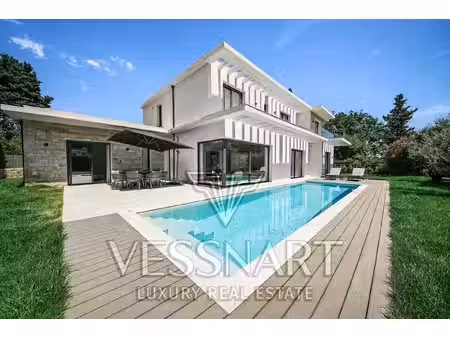 villa contemporaine au calme dans un quartier hyper-recherché
