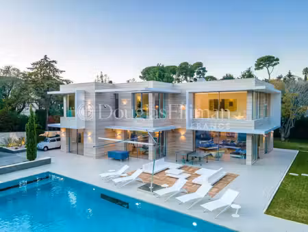 cap d'antibes - villa contemporaine d'exception au cap d' antibes
