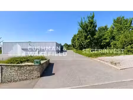 vente local d’activités 950m²