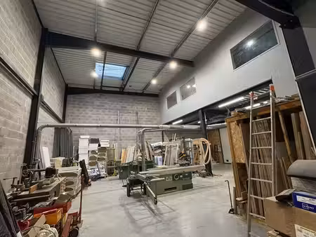 vente local d’activités 496m²