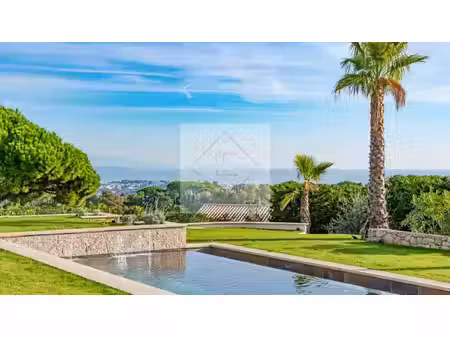 villa contemporaine d'exception à super cannes – vue mer panoramique  domaine privé et...