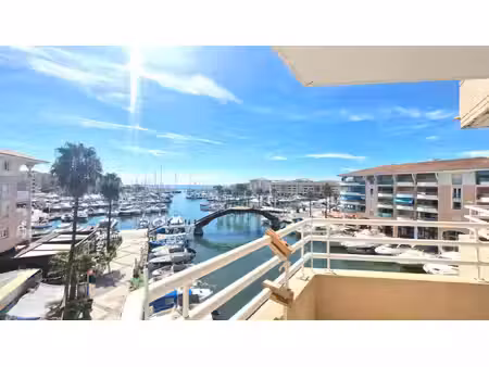 appartement vue port et mer frejus 2 pièce(s) 45m2