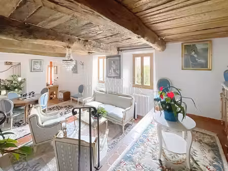 authentique maison de hameau avec terrasses et cheminée – secteur cotignac